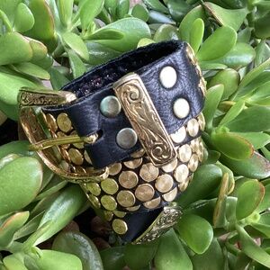 Outstanding Black and Gold Rivet Design Leather Belt